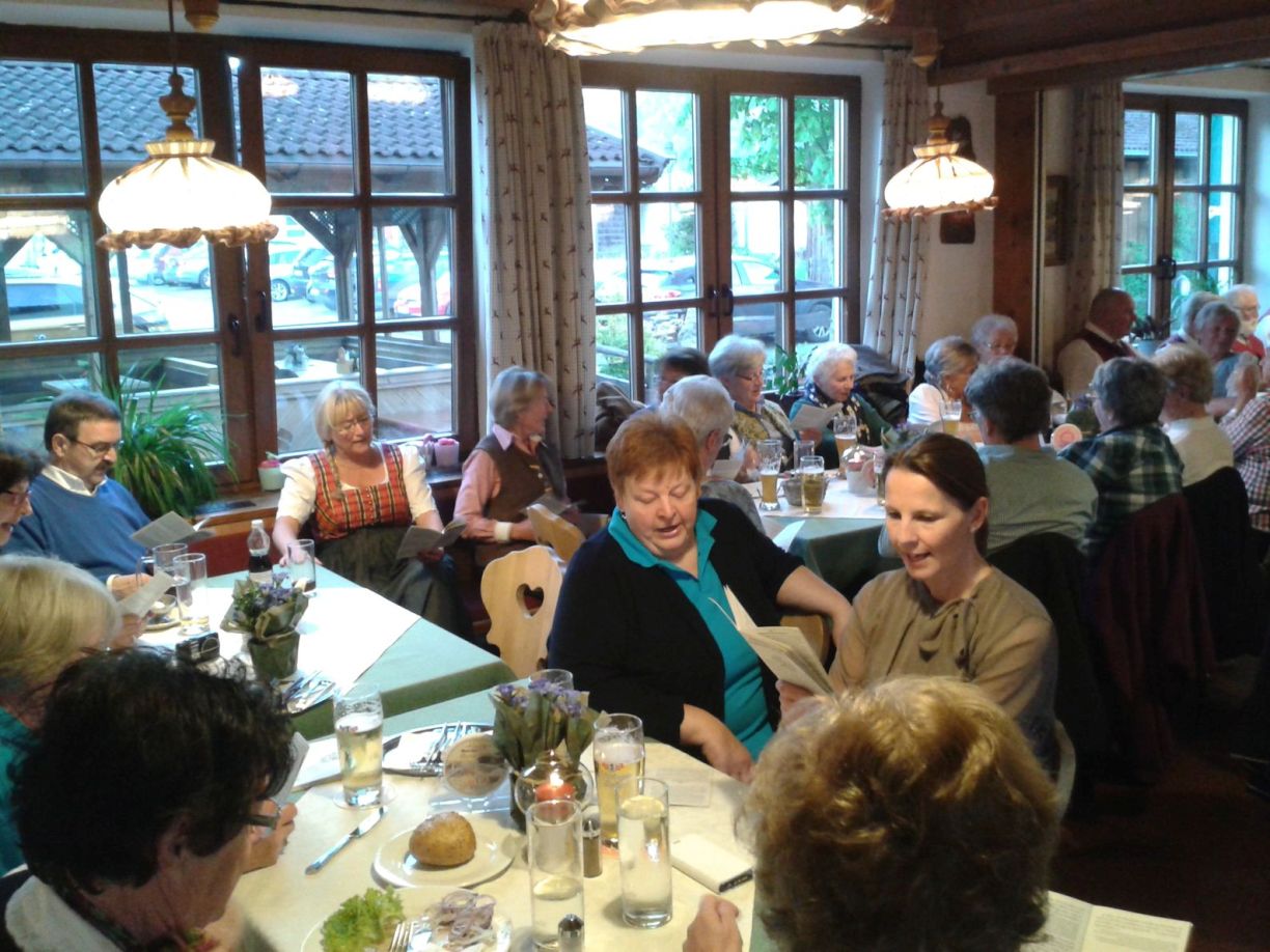 2017-036 Wirtshaussingen.jpg